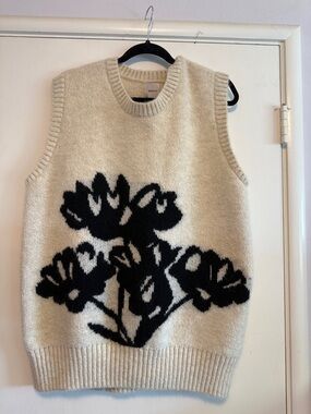 Maeve Cream Sweater with Black Graphic Motif